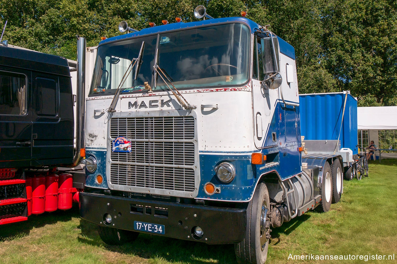 Vrachtwagens Mack Cruise-Liner uit 1977